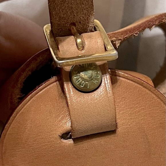 Louis Vuitton Poignet & Hangtag - Picture 9 of 13